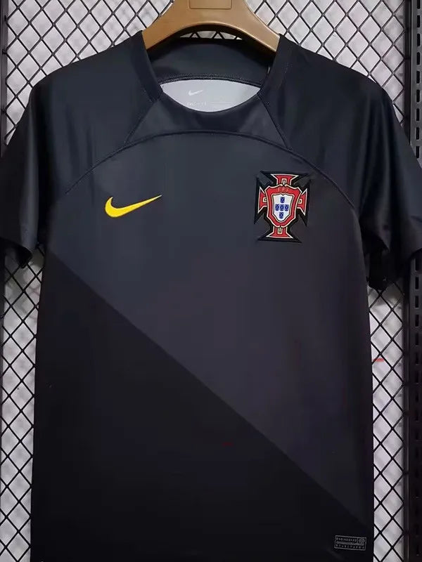 Maillots d'entraînement noirs du Portugal 2024