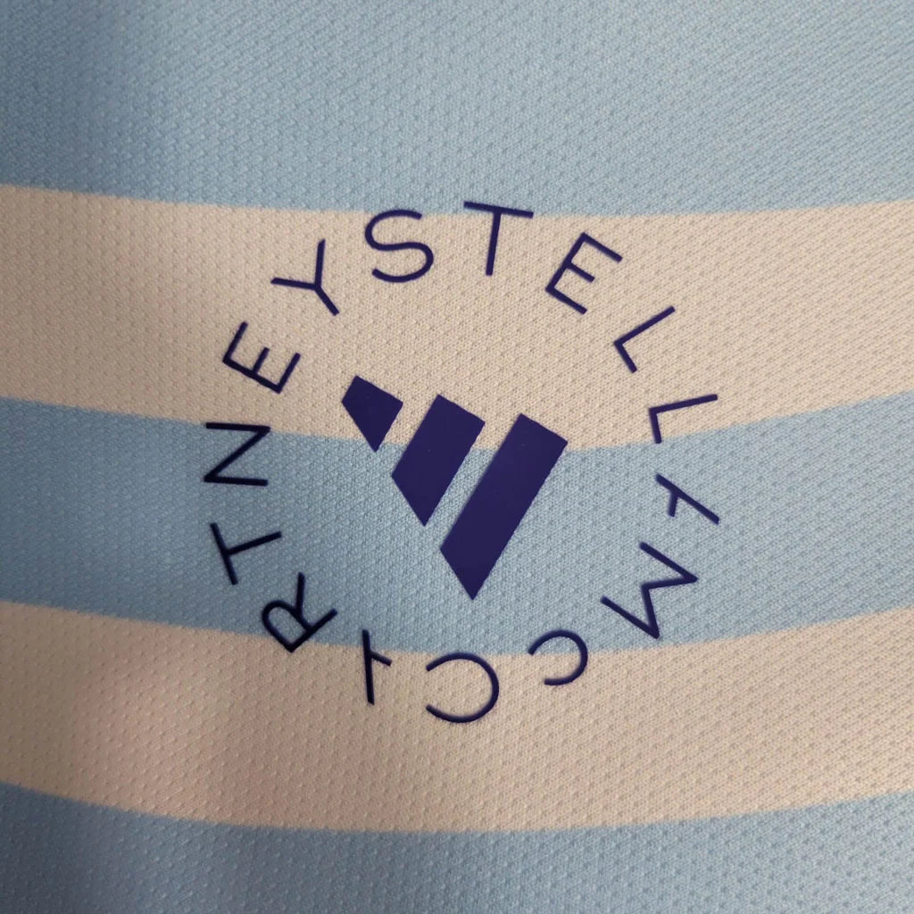 2023/2024 Arsenal Training Football Shirt image 7