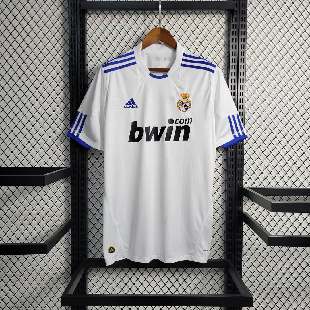 2010/2011 Real Madrid Home Retro Football Shirt image 1