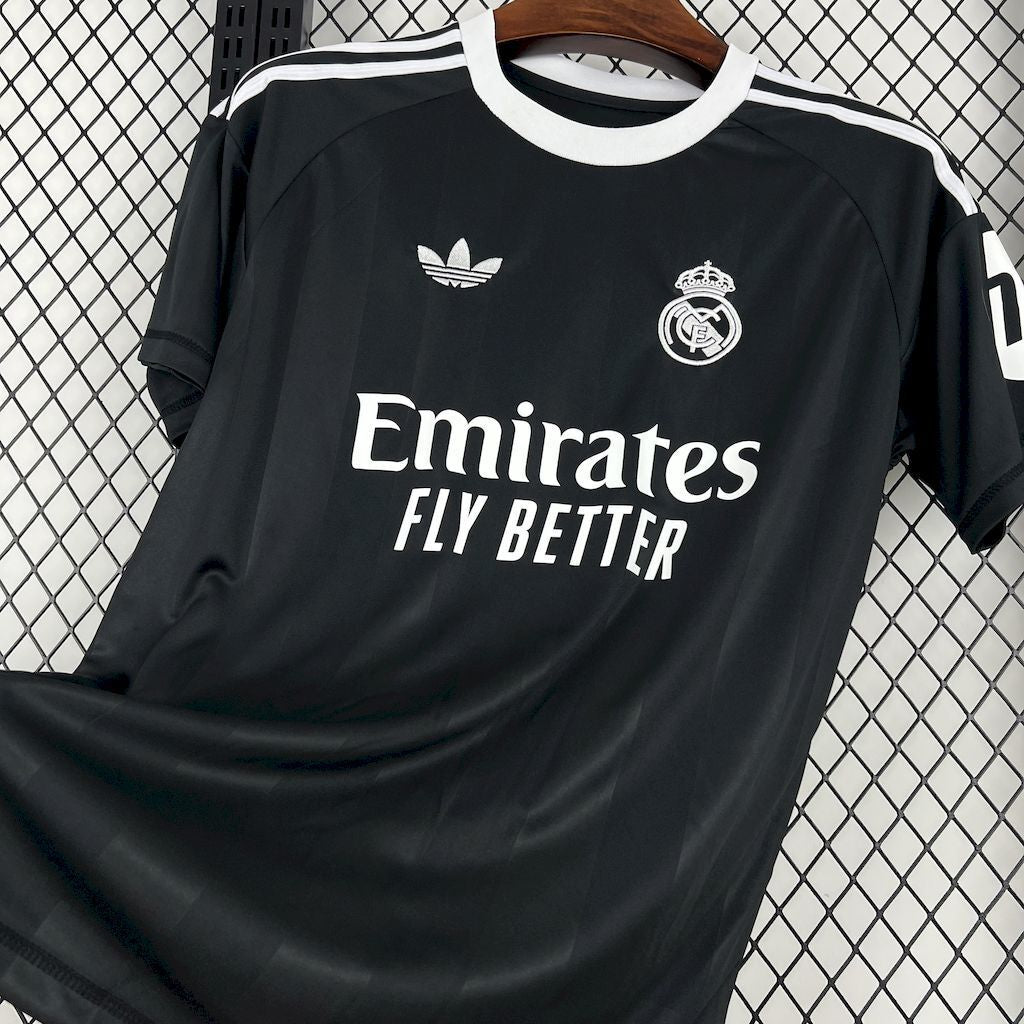 Real Madrid Black Special Edition Football Shirt image 3