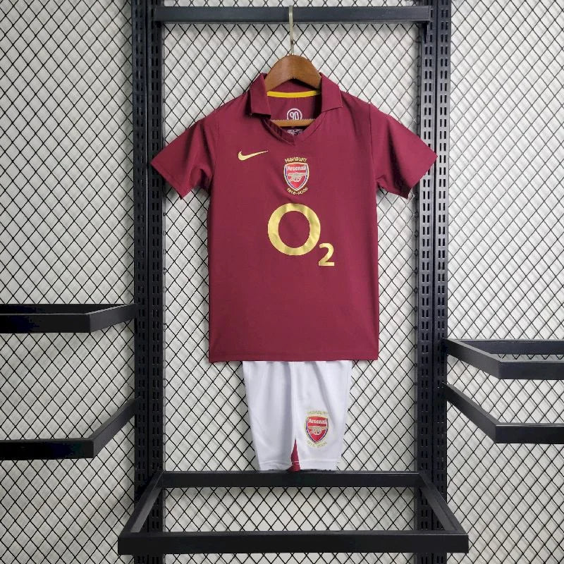 2005/2006 Kids Arsenal Home Retro Football Shirt image 1